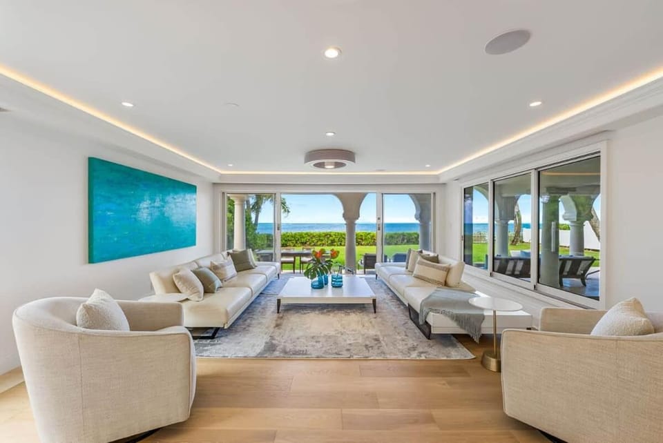 5-star Lanikai BEACH (6 rooms, 8 beds, sleeps 15) House in Kailua