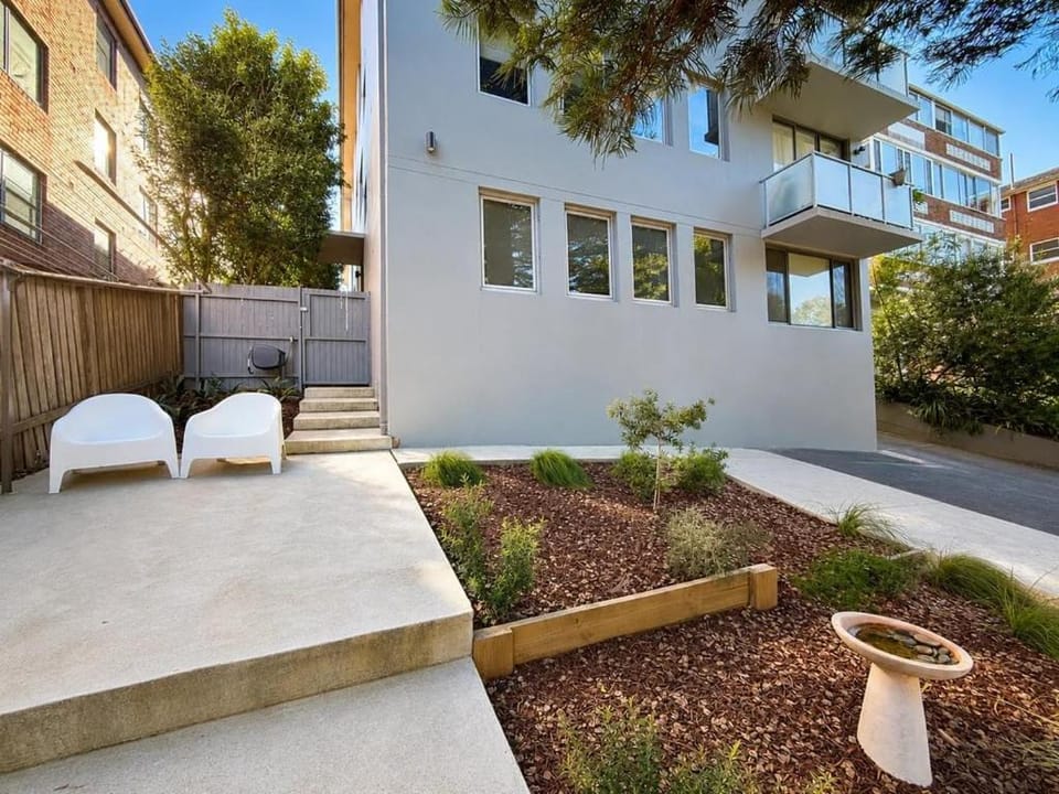 Coogee Coastal Retreat - Balcony & Lock-Up Garage - BREAM Apartment in Sydney