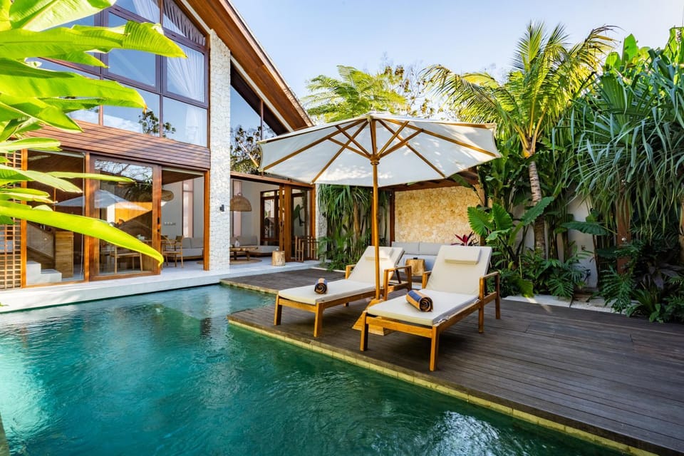 Property building, Day, Natural landscape, View (from property/room), Garden view, Pool view, Swimming pool, sunbed