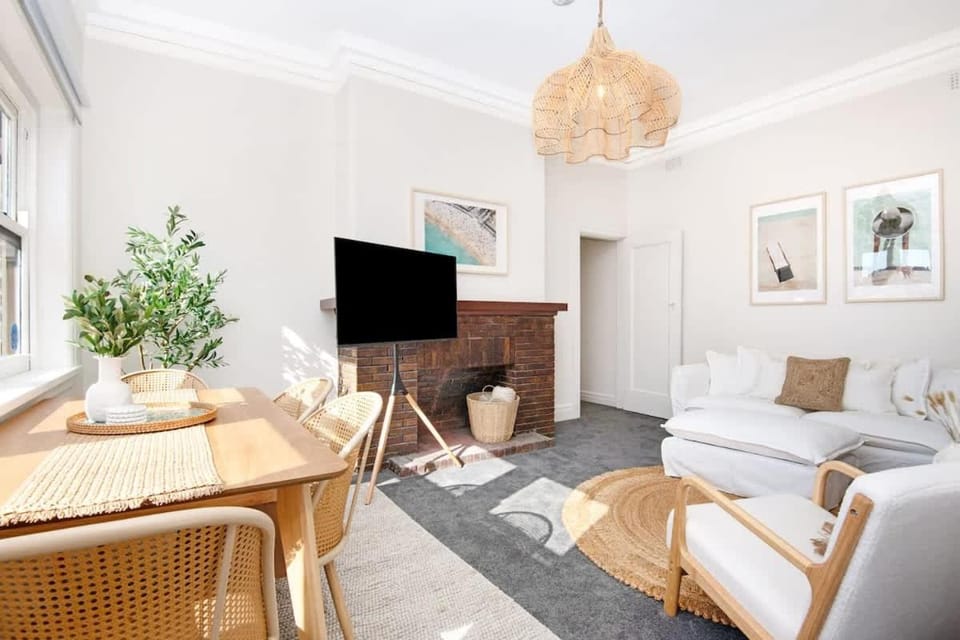 Communal lounge/ TV room, Living room, Seating area