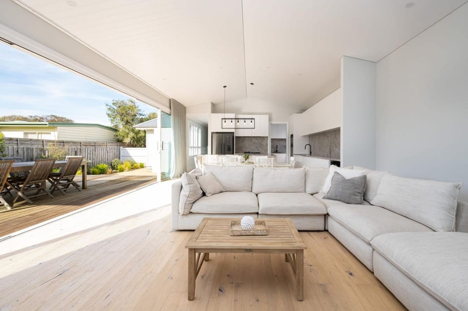 Patio, View (from property/room), Balcony/Terrace, Living room, Seating area, Dining area