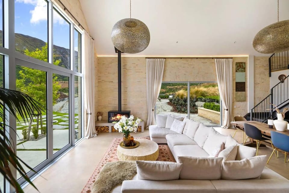 Pavilion-Style Residence Queenstown Chalet in Gibbston