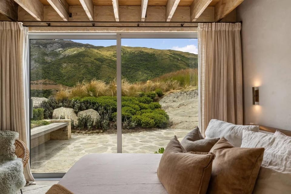 Pavilion-Style Residence Queenstown Chalet in Gibbston