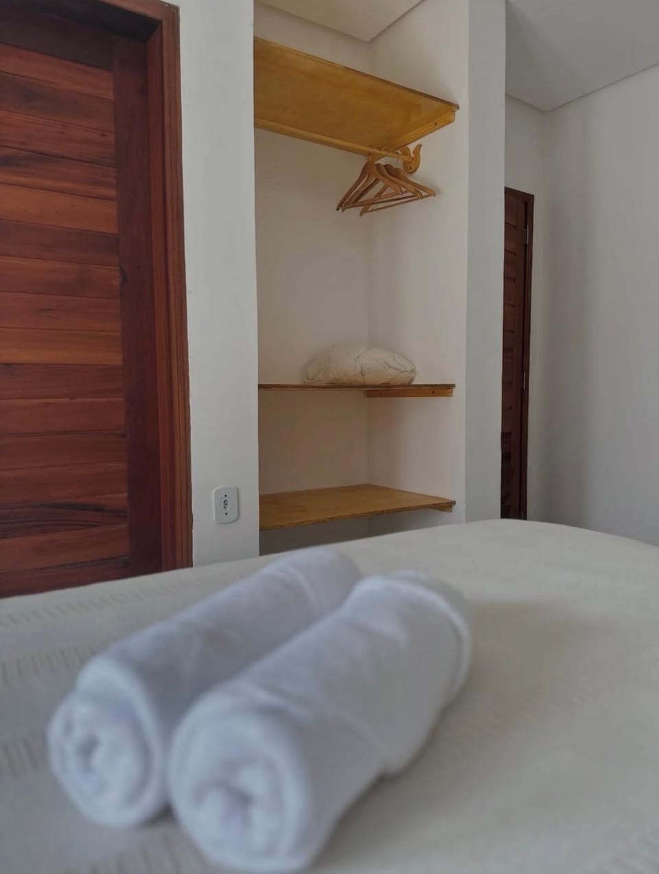 Bed, Photo of the whole room, towels, wardrobe