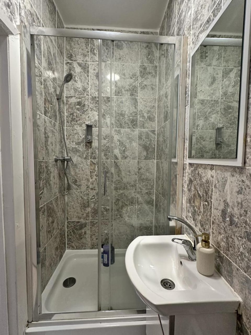 Central London Flat for 4 - Excellent Location by Station Apartment in London Borough of Islington