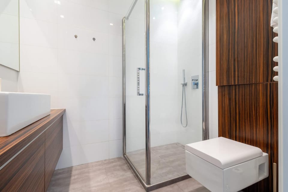 Shower, Bathroom, towels