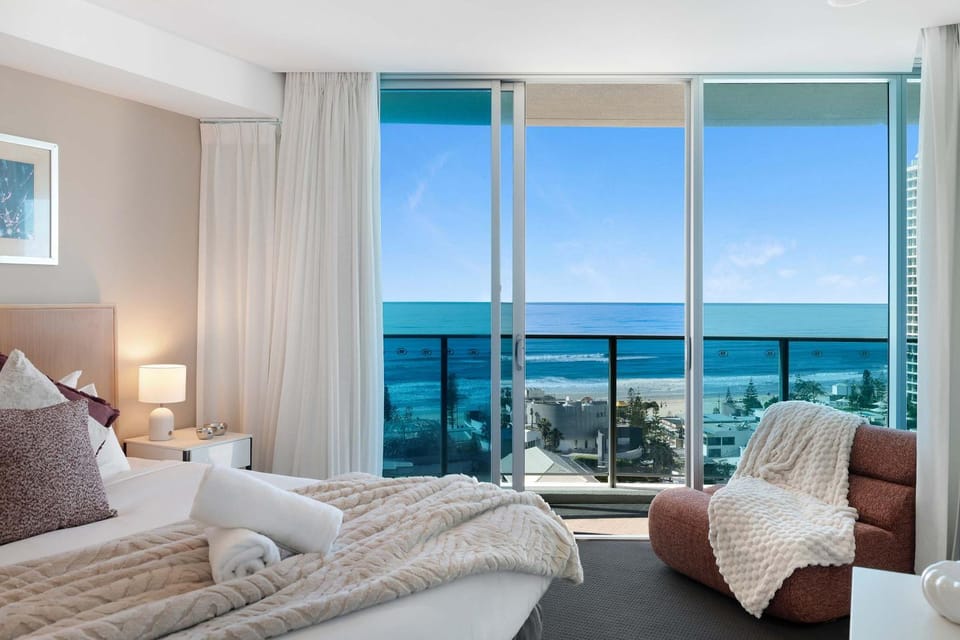 Bed, Photo of the whole room, Seating area, Bedroom, Sea view