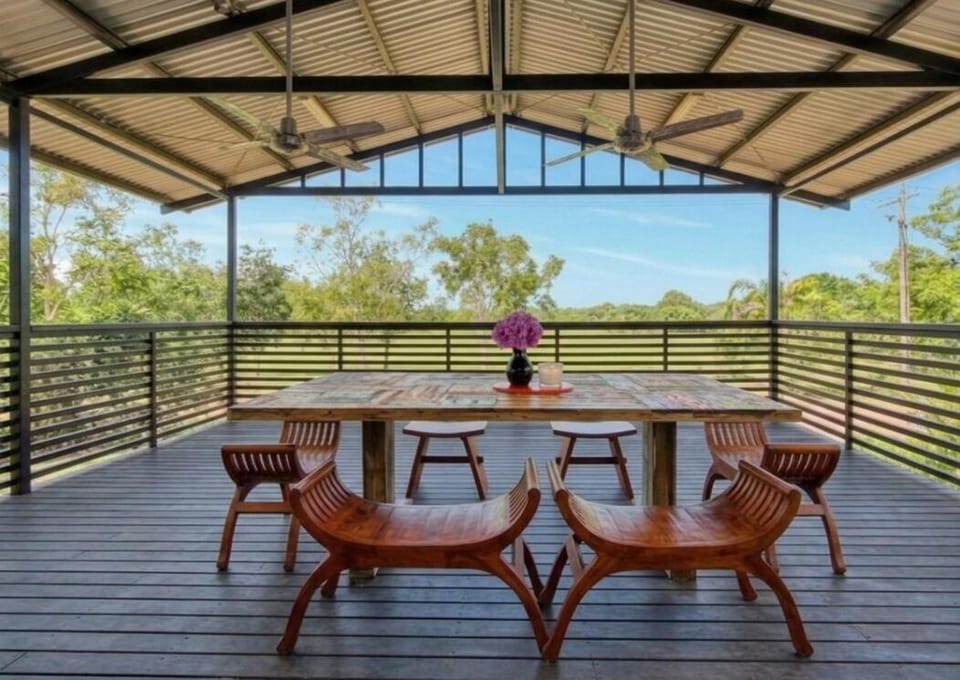 Zen Outback - pool - garden - balcony - parking House in Darwin