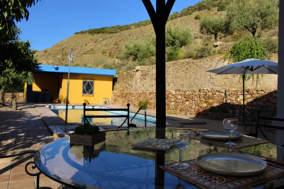 Dining area, Pool view