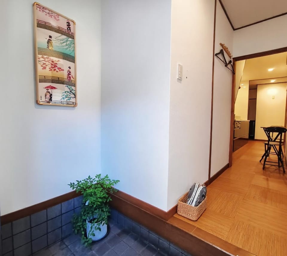 near gion area, machiya in chomyoji temple, 5min to Sanjo station Apartment in Kyoto