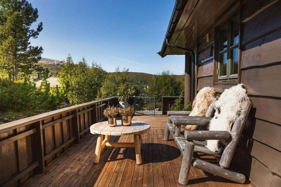 Patio, Day, Natural landscape, View (from property/room), Balcony/Terrace, Seating area, Mountain view
