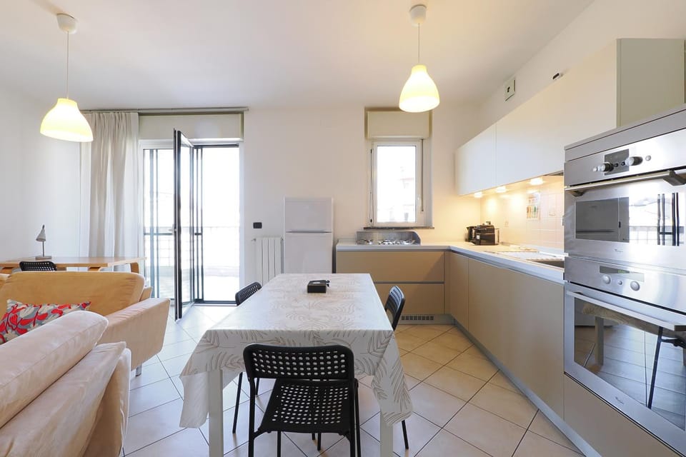 Kitchen or kitchenette, Living room, Dining area, oven