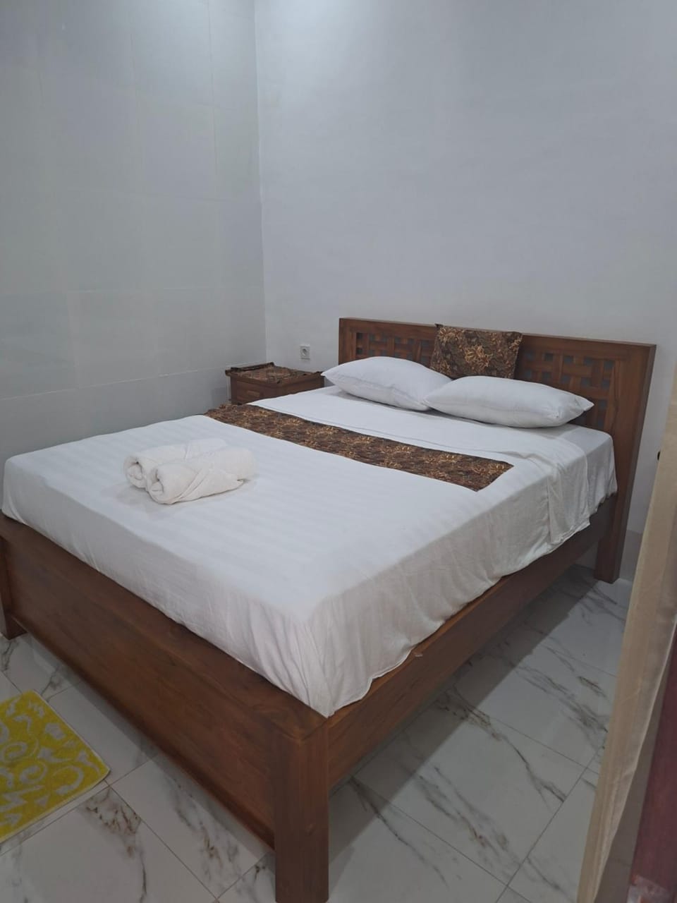 KJ Silver House Green Valley Hostel in Batu Layar