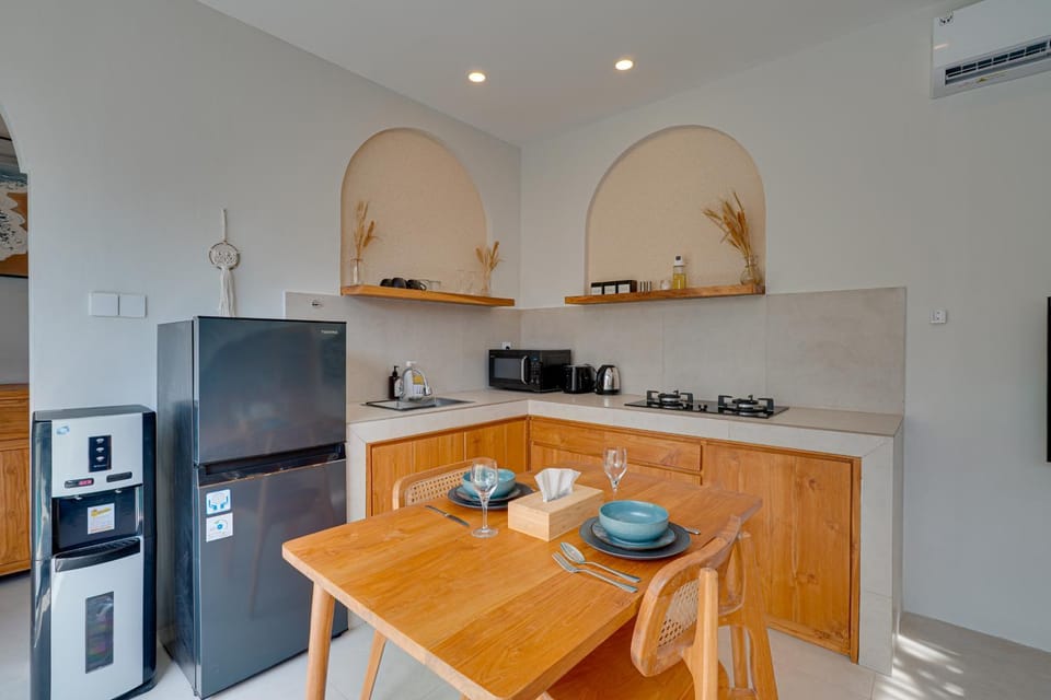 Coffee/tea facilities, Kitchen or kitchenette, Dining area, toaster