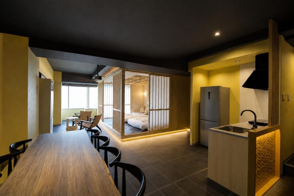 Bed, Dining area, kitchen