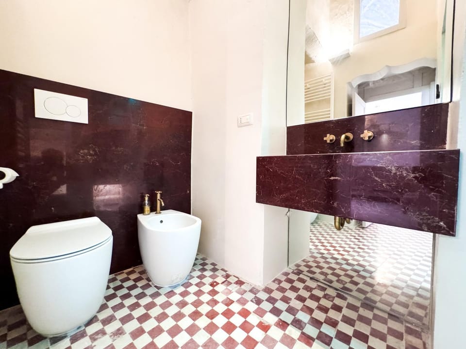 Toilet, Bathroom