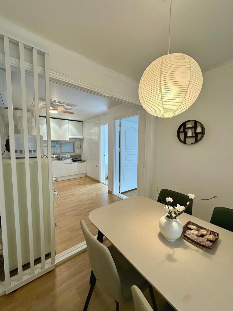 NEW, Cozy Hanok Stay, 3 Min Subway line2, line5, Airport Bus Apartment in Seoul