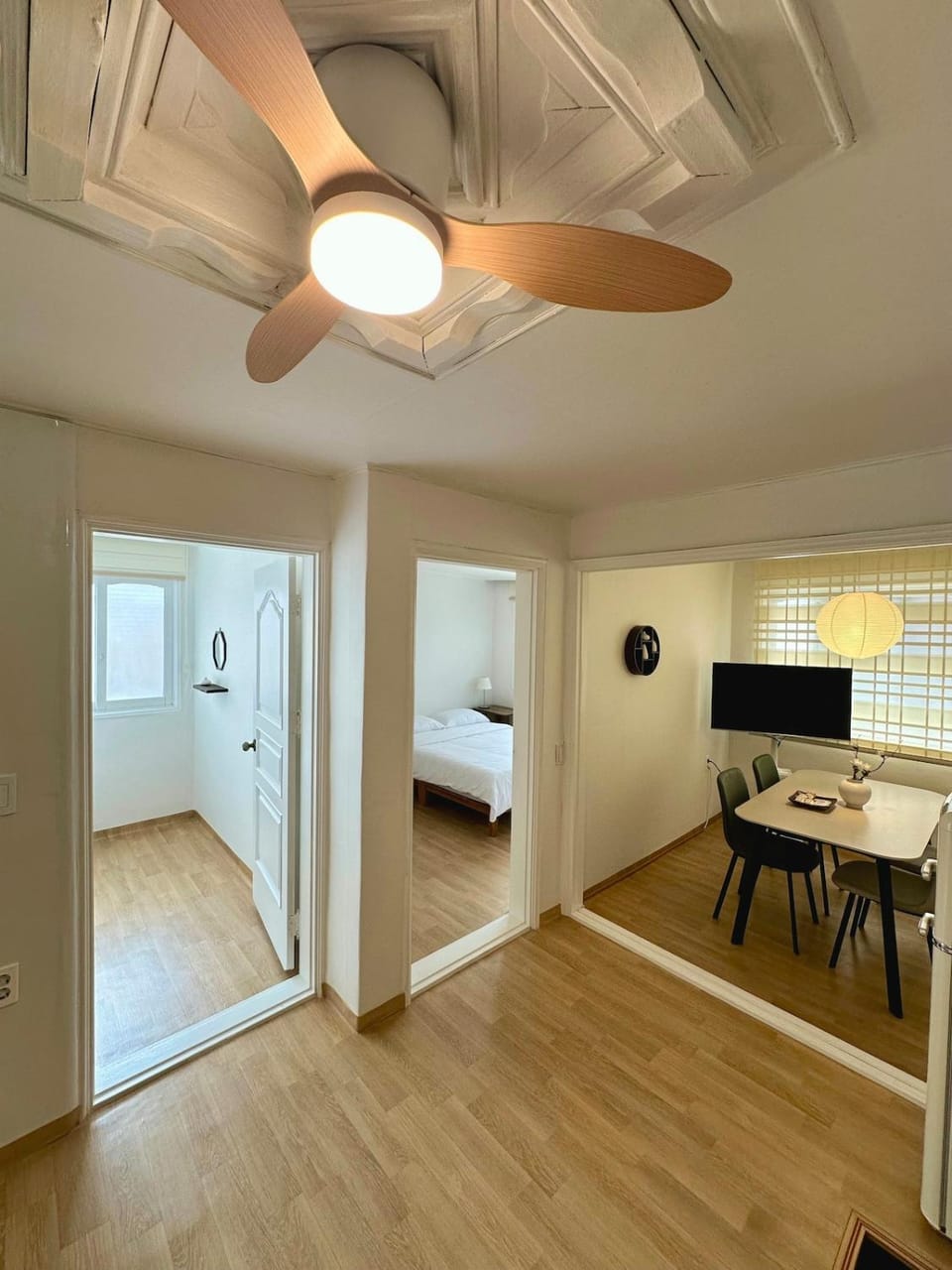 NEW, Cozy Hanok Stay, 3 Min Subway line2, line5, Airport Bus Apartment in Seoul