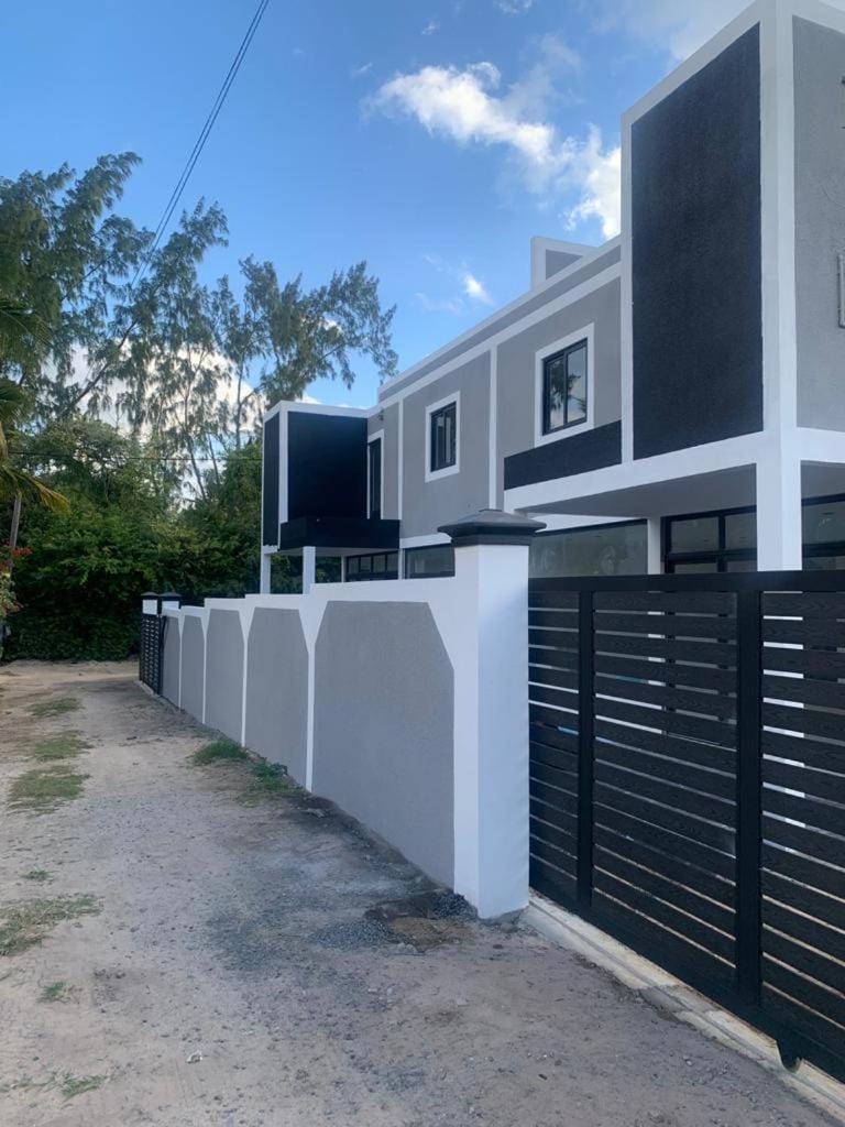 Modern 3-Bedroom Villa with Private Pool near Grand Baie Just 3 Minutes from the Beach Villa in Grand Baie