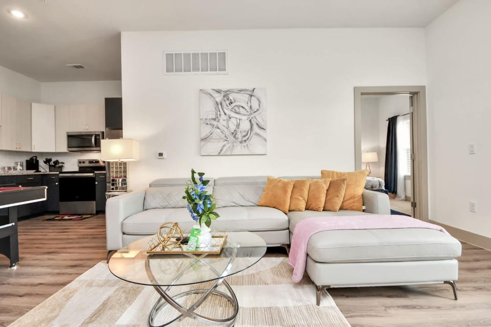 Family Friendly Houston Apartment Game Room Pool & King Beds Apartment in Addicks