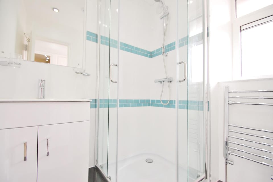 2BDR 2BA Peckham Rye Flat with Park Access Apartment in London Borough of Southwark