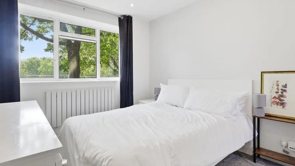 2BDR 2BA Peckham Rye Flat with Park Access Apartment in London Borough of Southwark