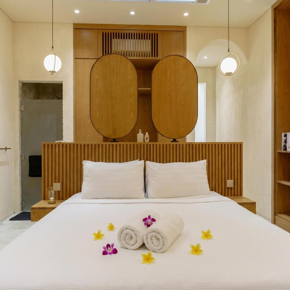 Bed, Photo of the whole room, Bedroom, towels, wardrobe