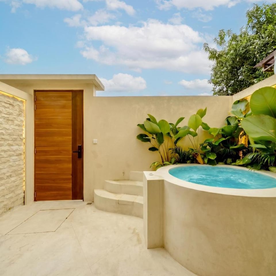Patio, Day, Garden, Swimming pool