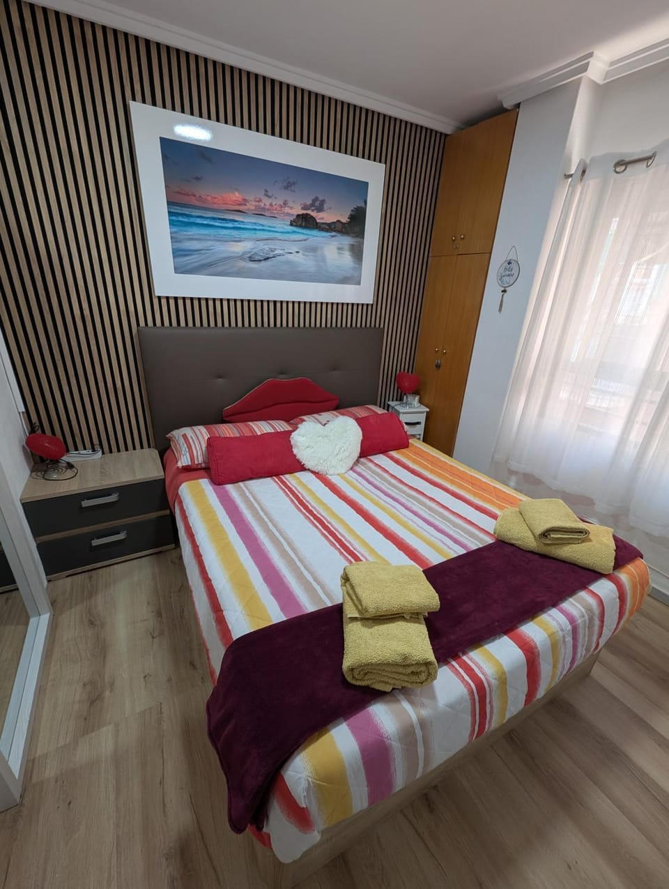 Bed, Photo of the whole room