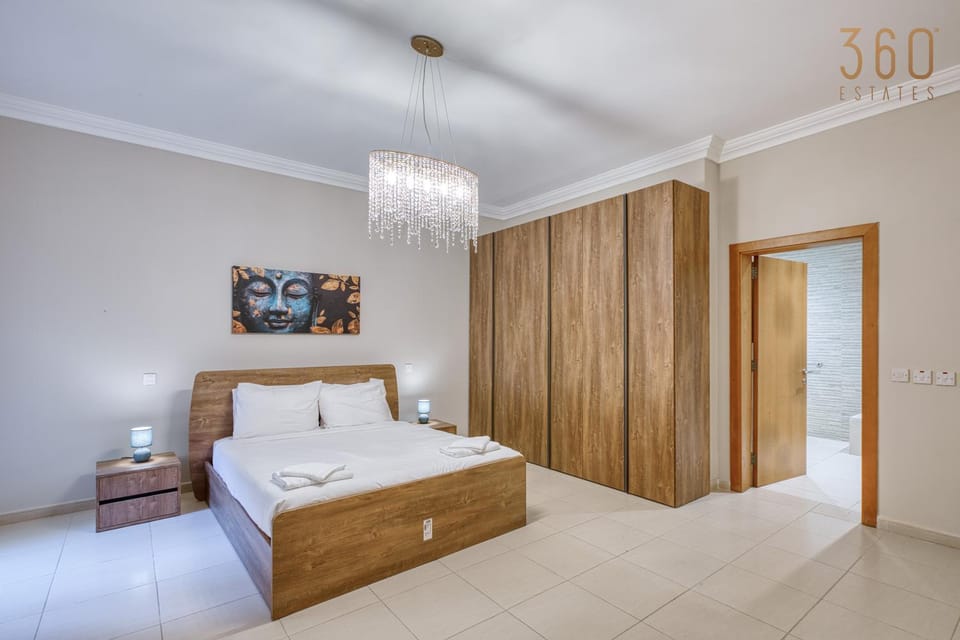 Bed, Photo of the whole room, Bedroom, towels, wardrobe