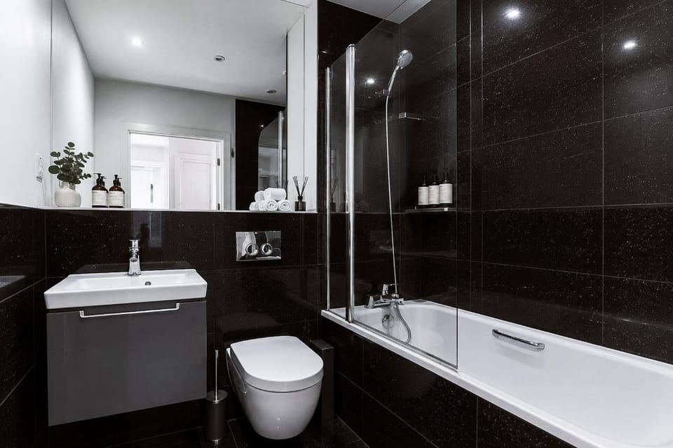 Shower, Toilet, Bath