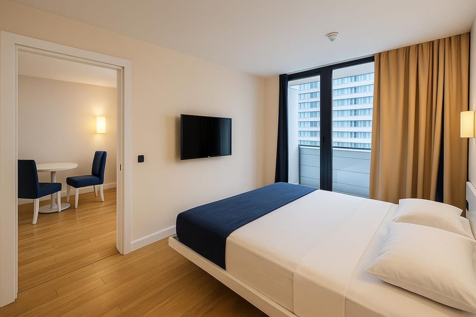 Communal lounge/ TV room, Bed, TV and multimedia, Living room, Photo of the whole room, Seating area, Evening entertainment, Bedroom, hair dresser