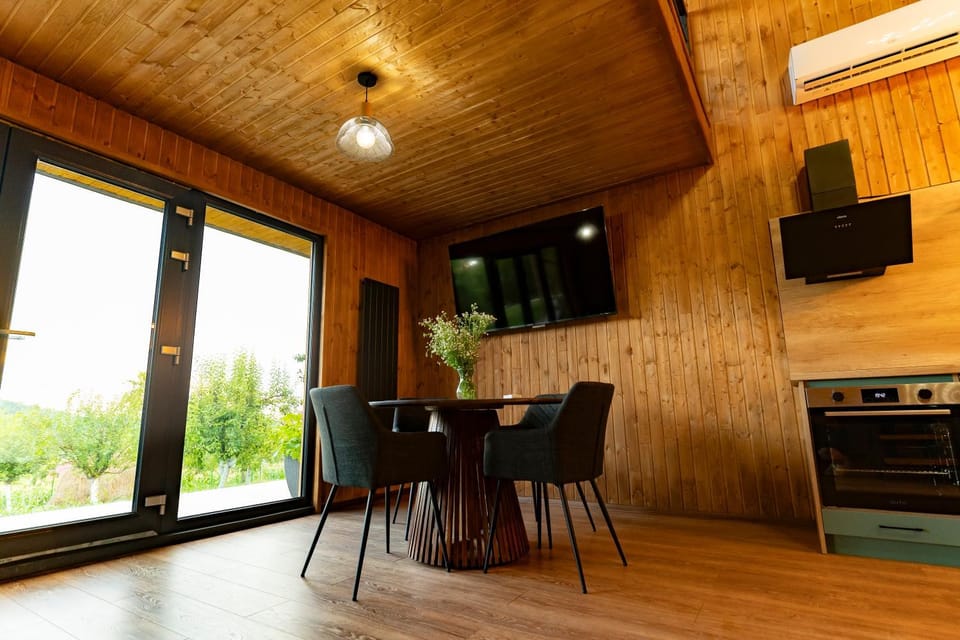 Communal lounge/ TV room, Communal lounge/ TV room, TV and multimedia, Dining area, air conditioner