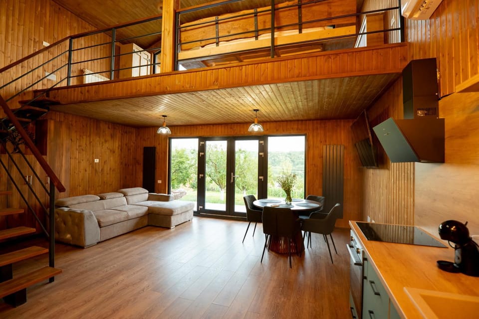 TV and multimedia, Kitchen or kitchenette, Living room, Seating area, Dining area