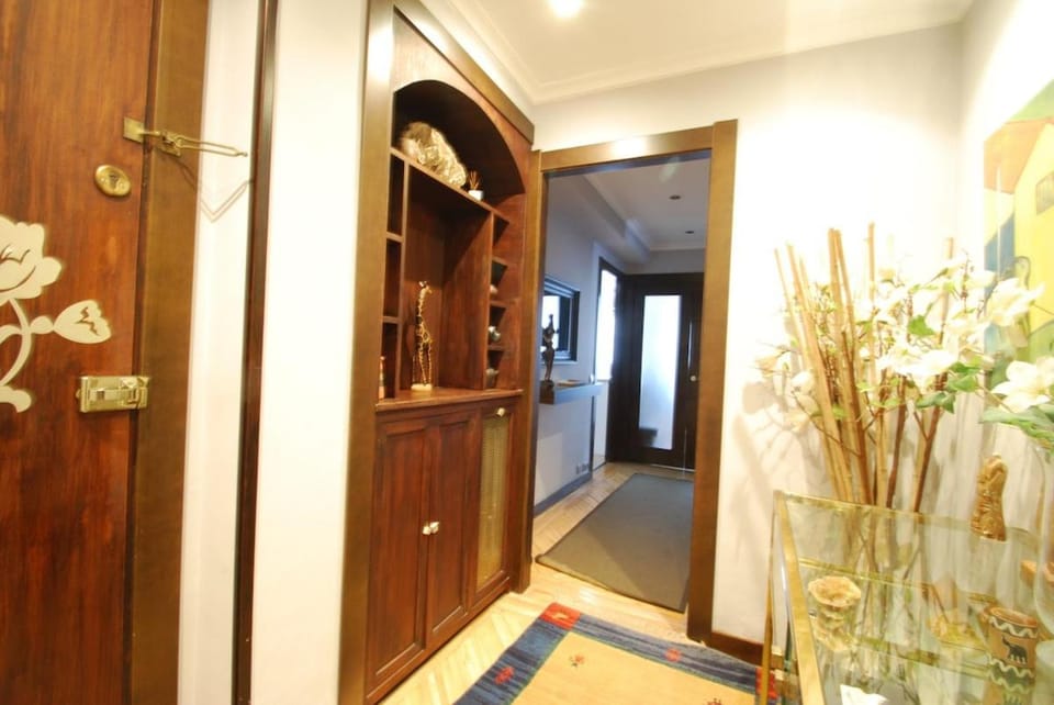Bright apartment with 3 bedrooms, 2 bathrooms and Wi-Fi Apartment in Oviedo
