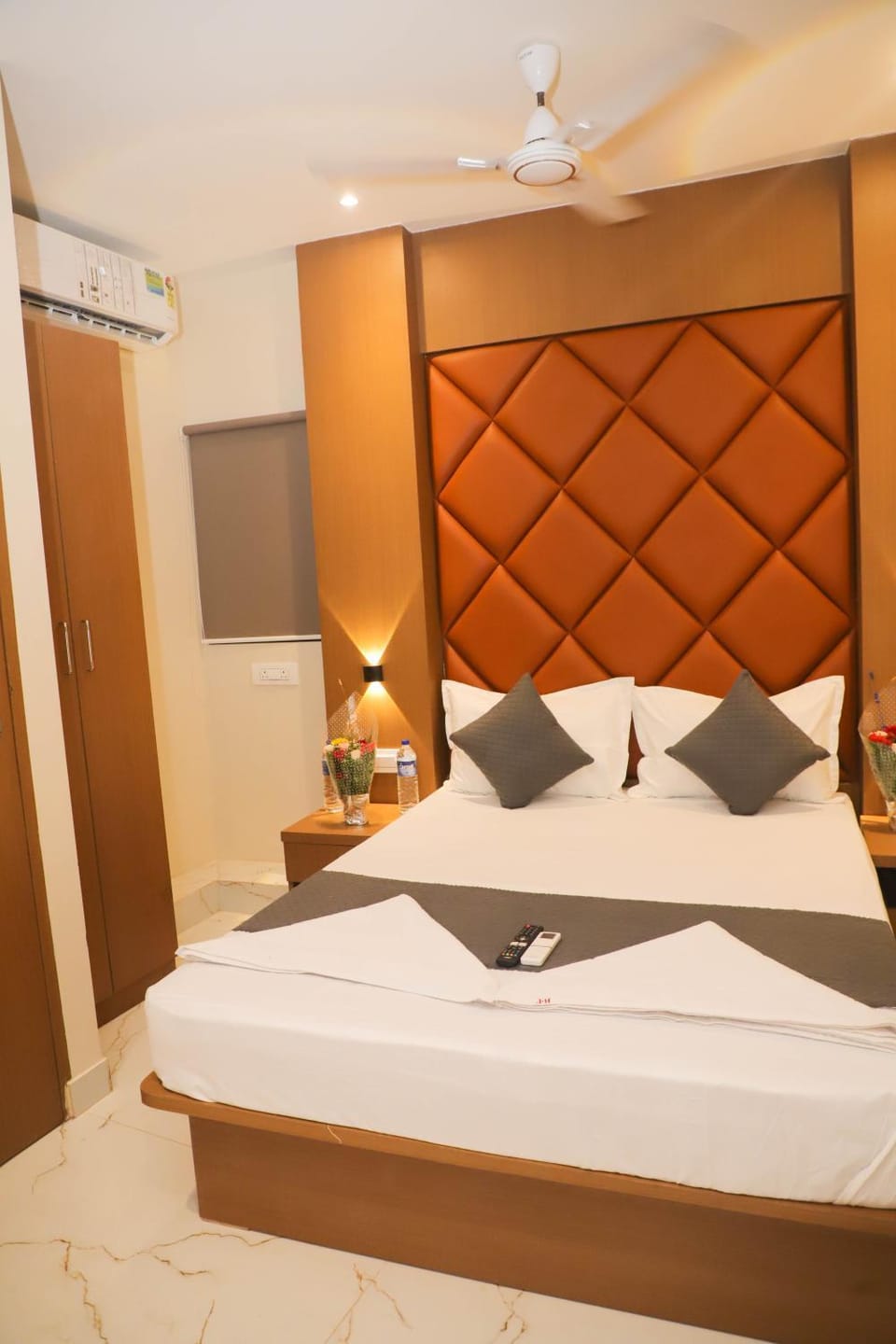 Bed, Photo of the whole room, Bedroom, wardrobe