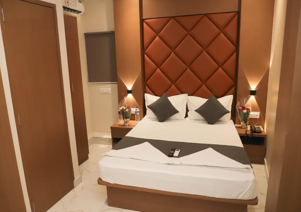 Bed, Photo of the whole room, Bedroom, wardrobe