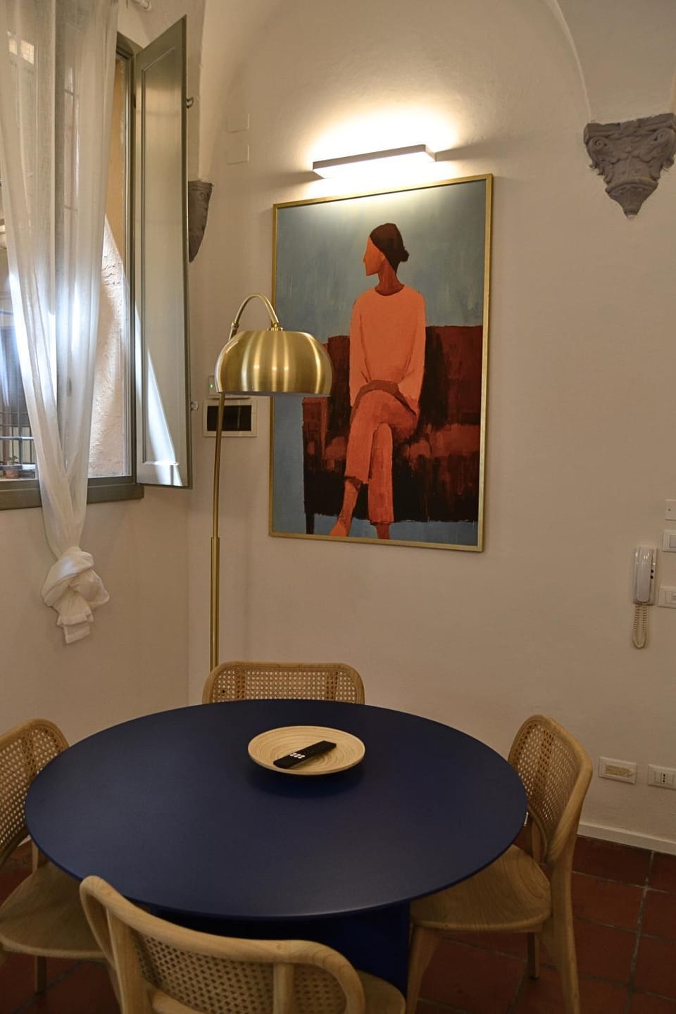 Living room, Decorative detail, Dining area