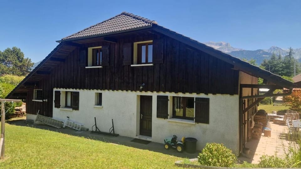 Location Maison Saint-Jorioz House in Sévrier