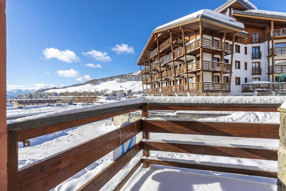 Hostdomus - Helsinki Suite Apartment in Sestriere