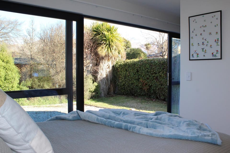 The Driftwood Den Apartment in Wanaka
