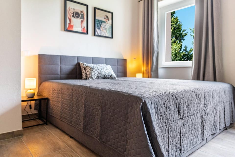 Living room, Bedroom
