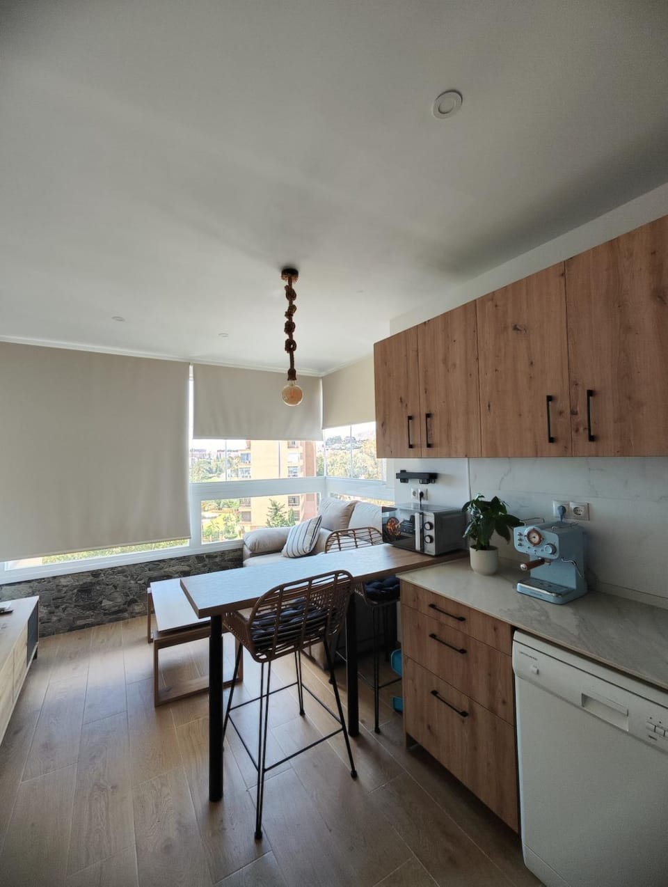 TORRE - Renovated Sea-View Studio with Pool, Garden and Lift - 450 m to La Colina Station Apartment in Torremolinos