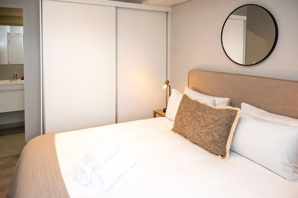 102 Seahorse - 2 Bedroom Premium Unit with Balcony and Parking Apartment in Knysna