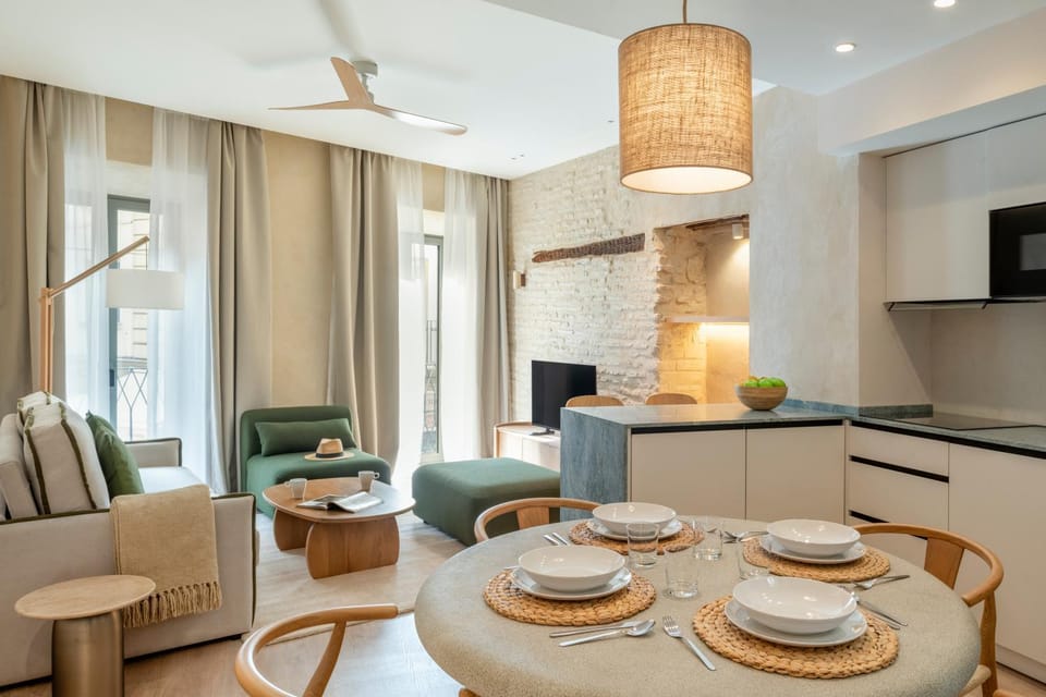 TV and multimedia, Living room, Dining area