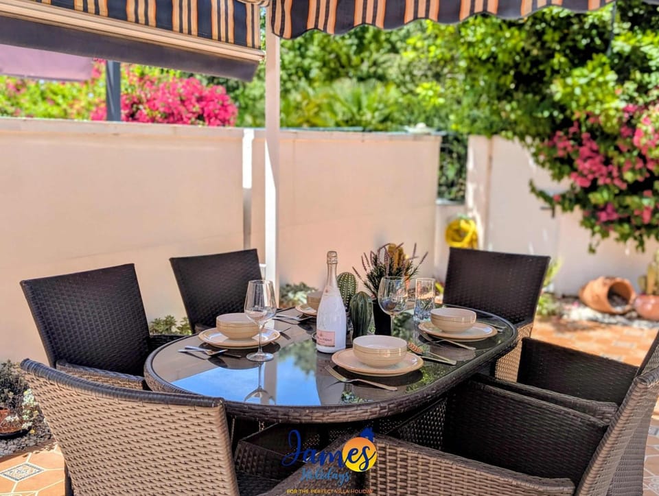 Patio, Dining area