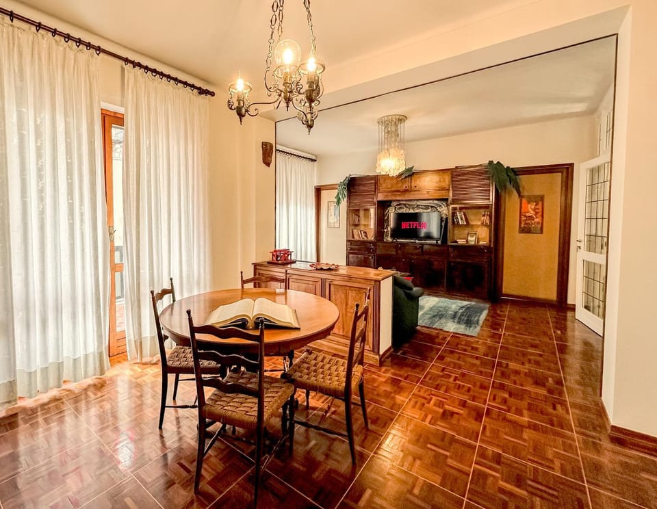 Communal lounge/ TV room, TV and multimedia, Living room