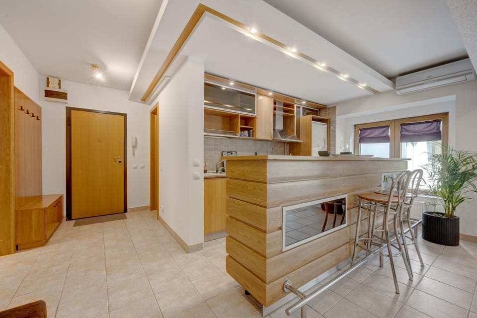 Cozy Apartment Floreasca Park Apartment in Bucharest