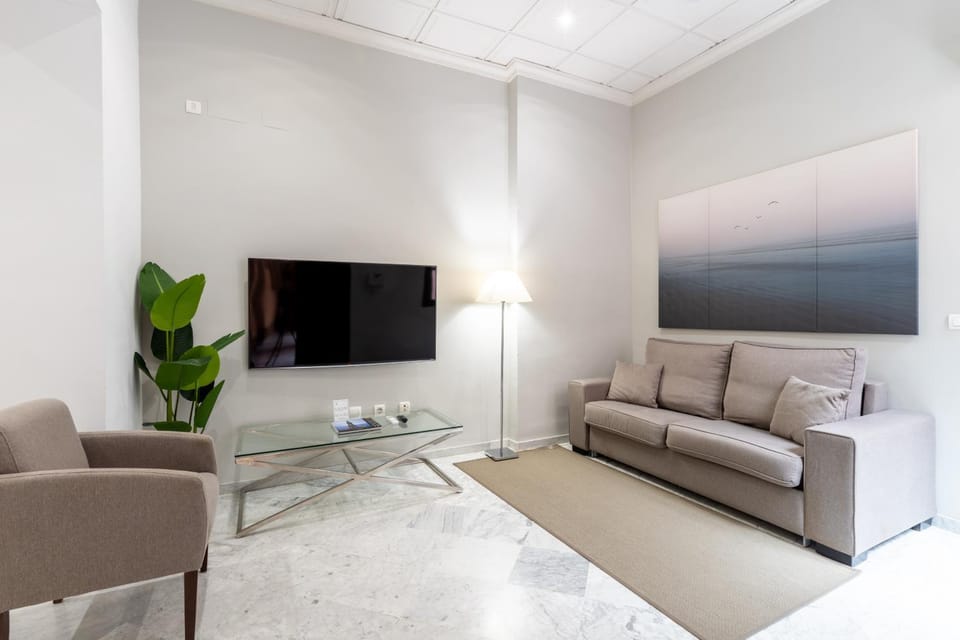 Communal lounge/ TV room, TV and multimedia, Living room, Seating area