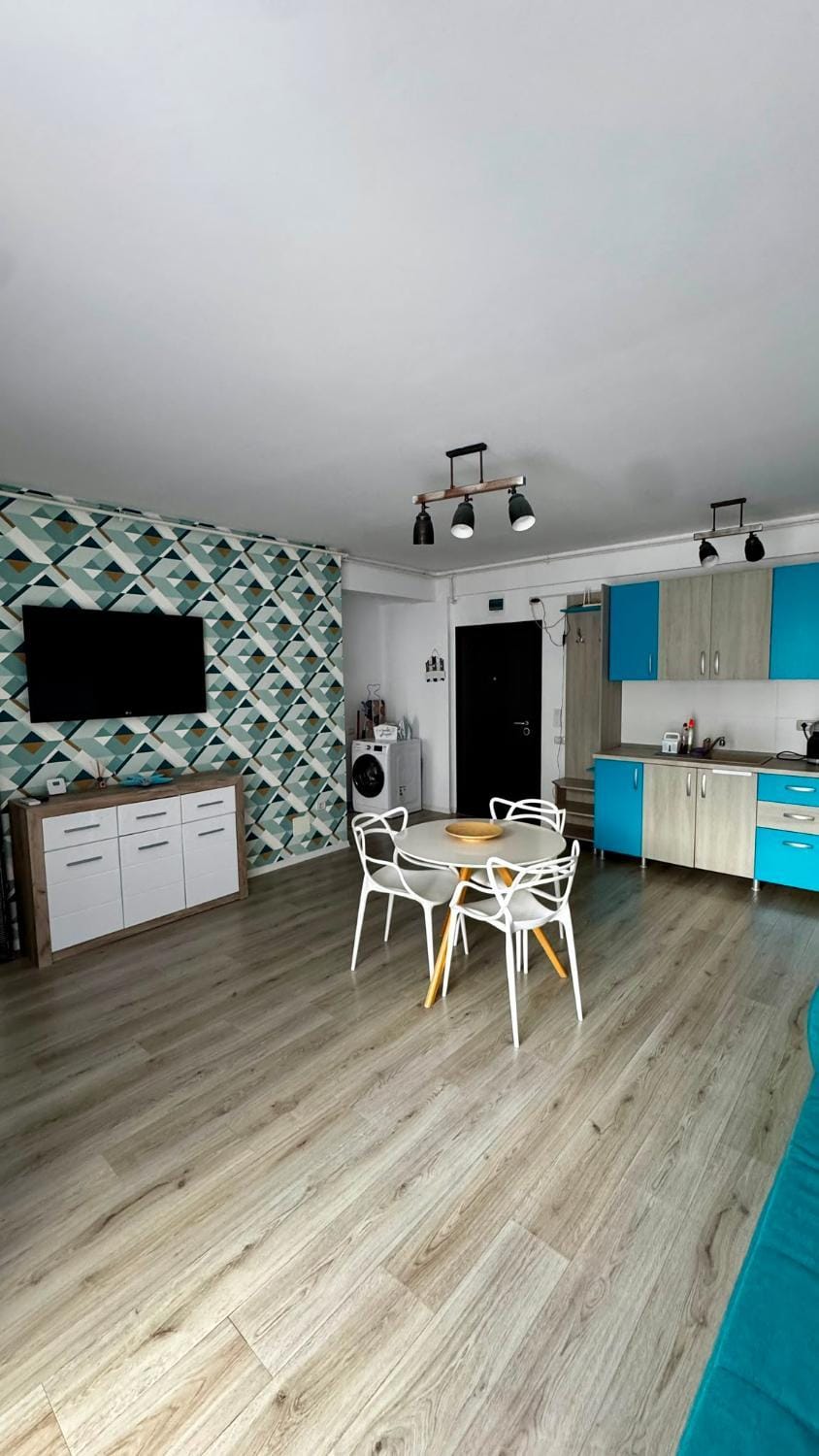 TV and multimedia, Kitchen or kitchenette, Living room, Dining area